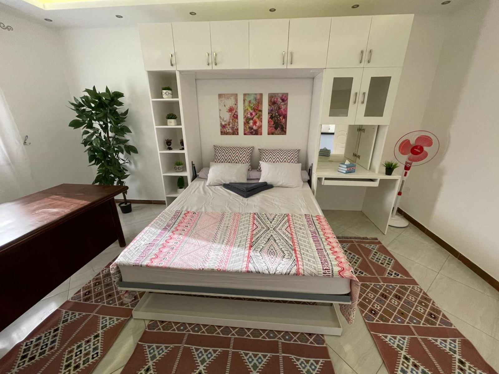 شقة في قلب القاهرة الجديدة تطل على شارع التسعين الشمالي Exterior photo