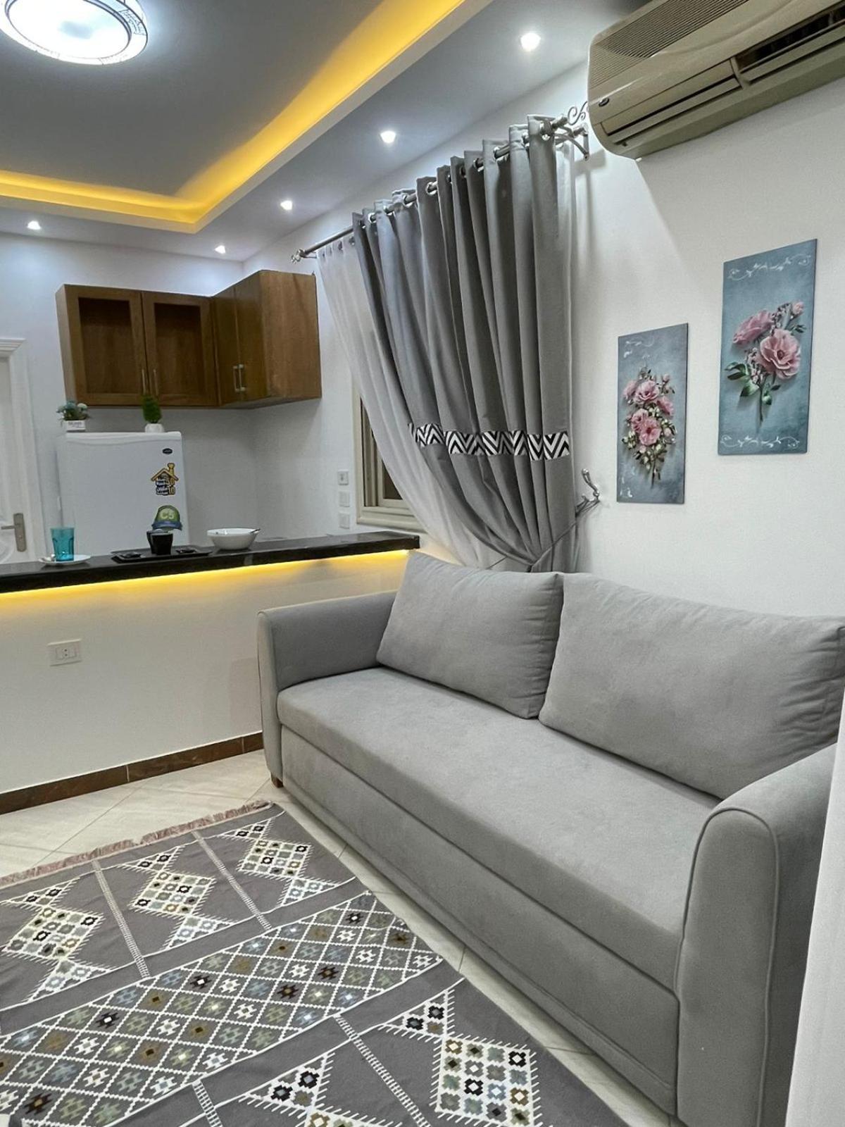 شقة في قلب القاهرة الجديدة تطل على شارع التسعين الشمالي Exterior photo