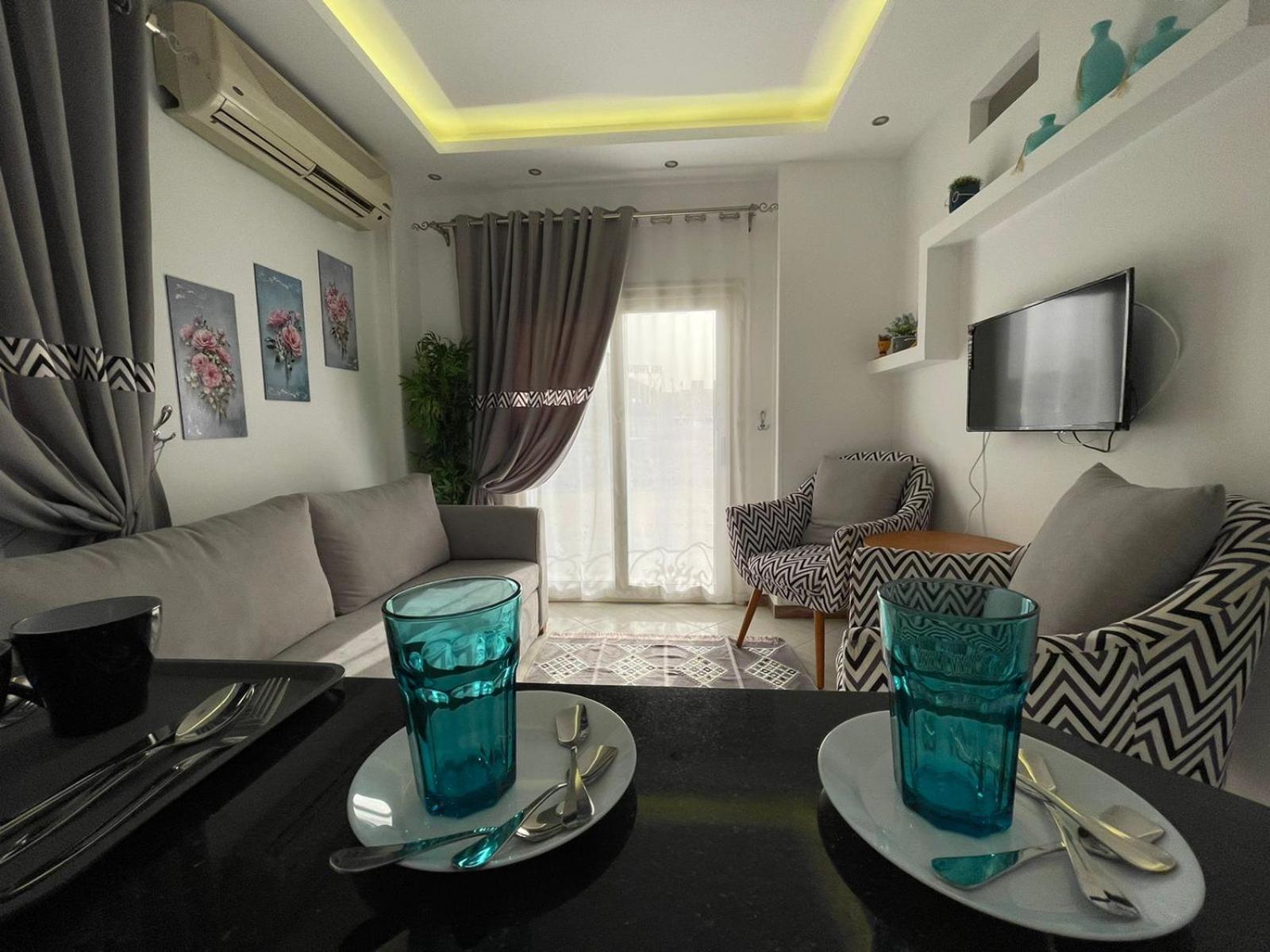شقة في قلب القاهرة الجديدة تطل على شارع التسعين الشمالي Exterior photo