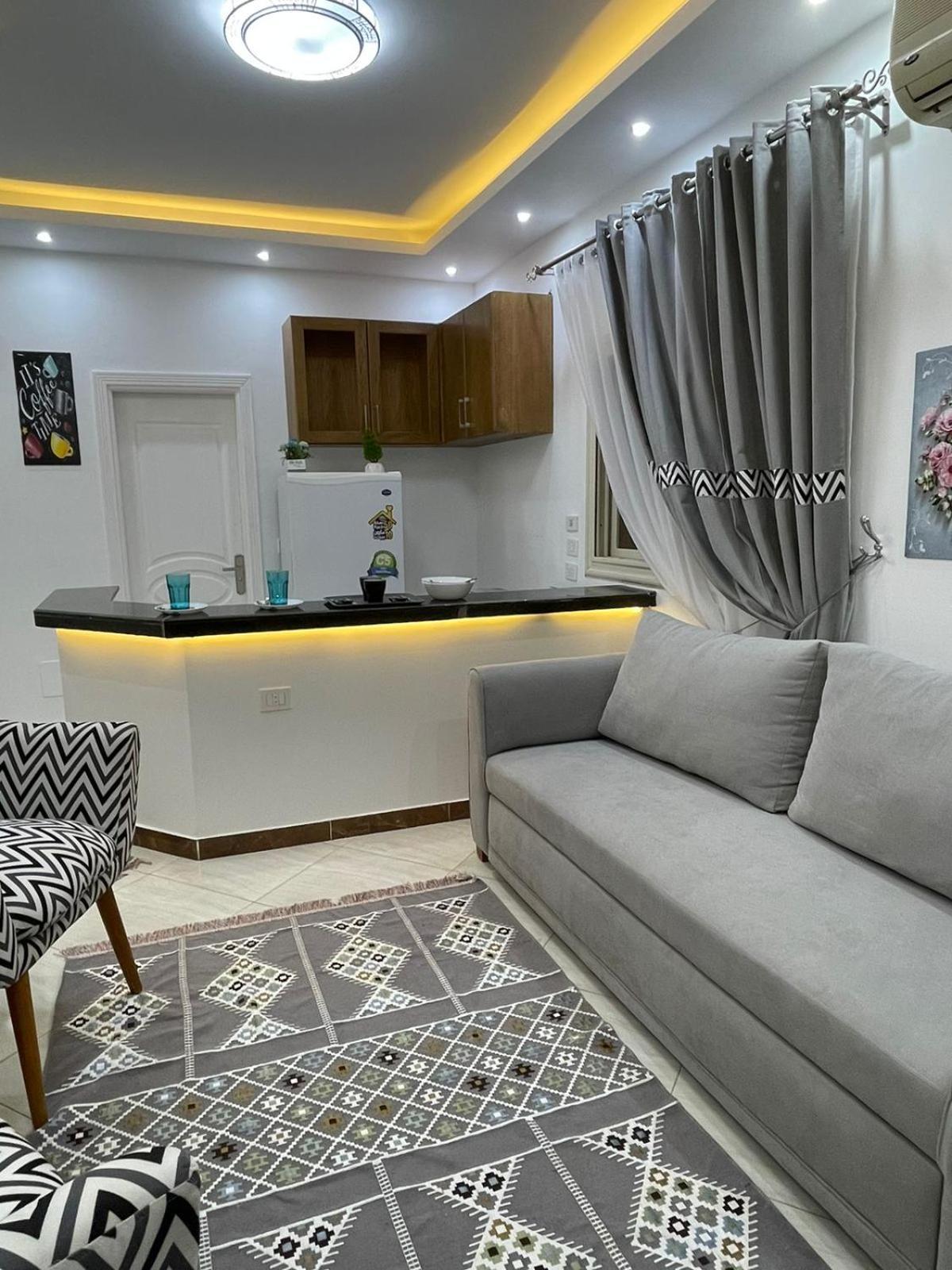 شقة في قلب القاهرة الجديدة تطل على شارع التسعين الشمالي Exterior photo