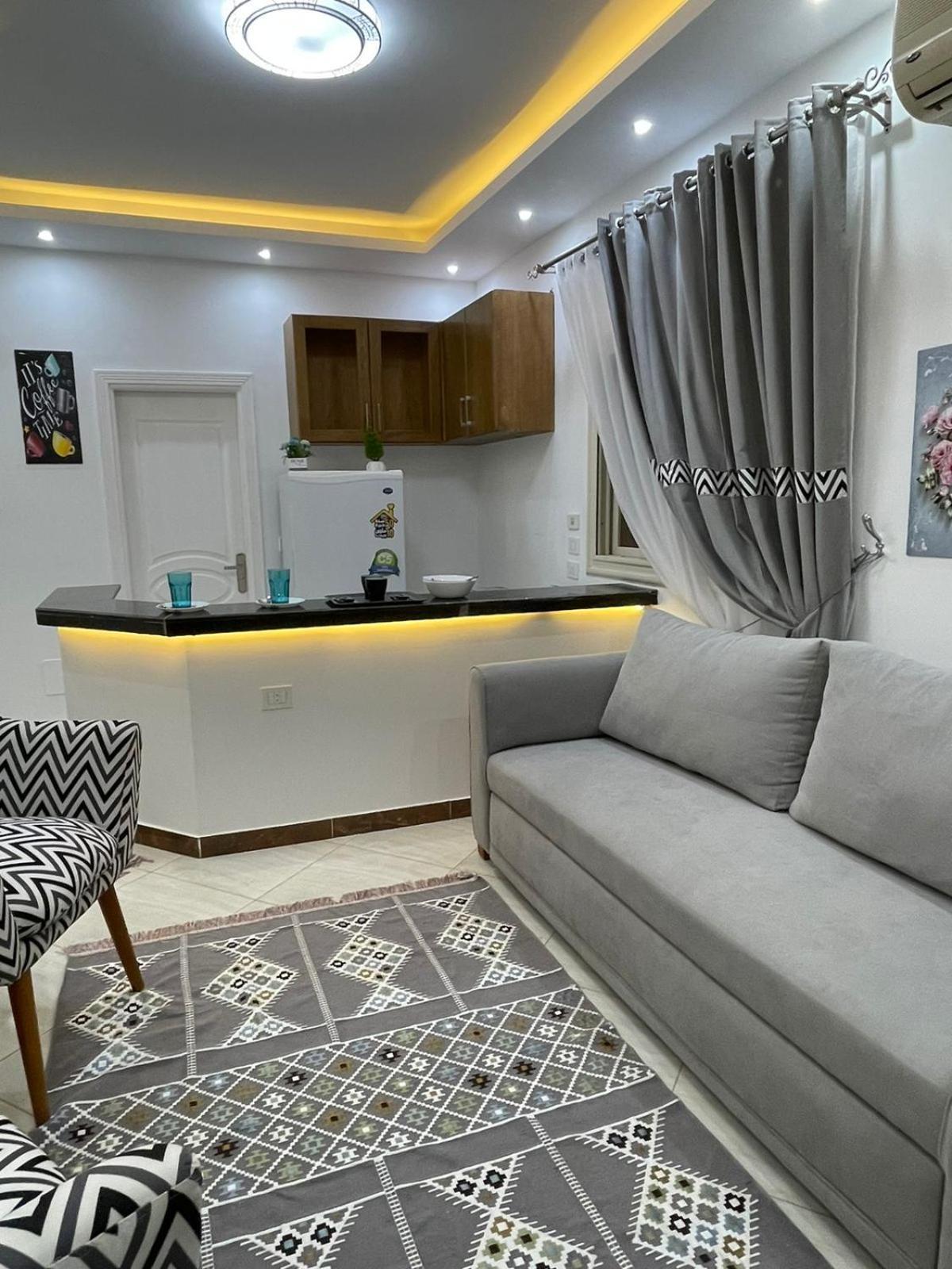 شقة في قلب القاهرة الجديدة تطل على شارع التسعين الشمالي Exterior photo