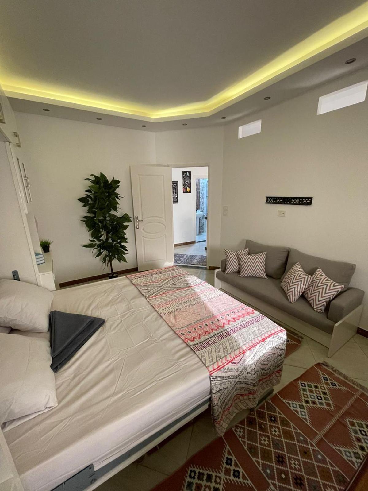شقة في قلب القاهرة الجديدة تطل على شارع التسعين الشمالي Exterior photo