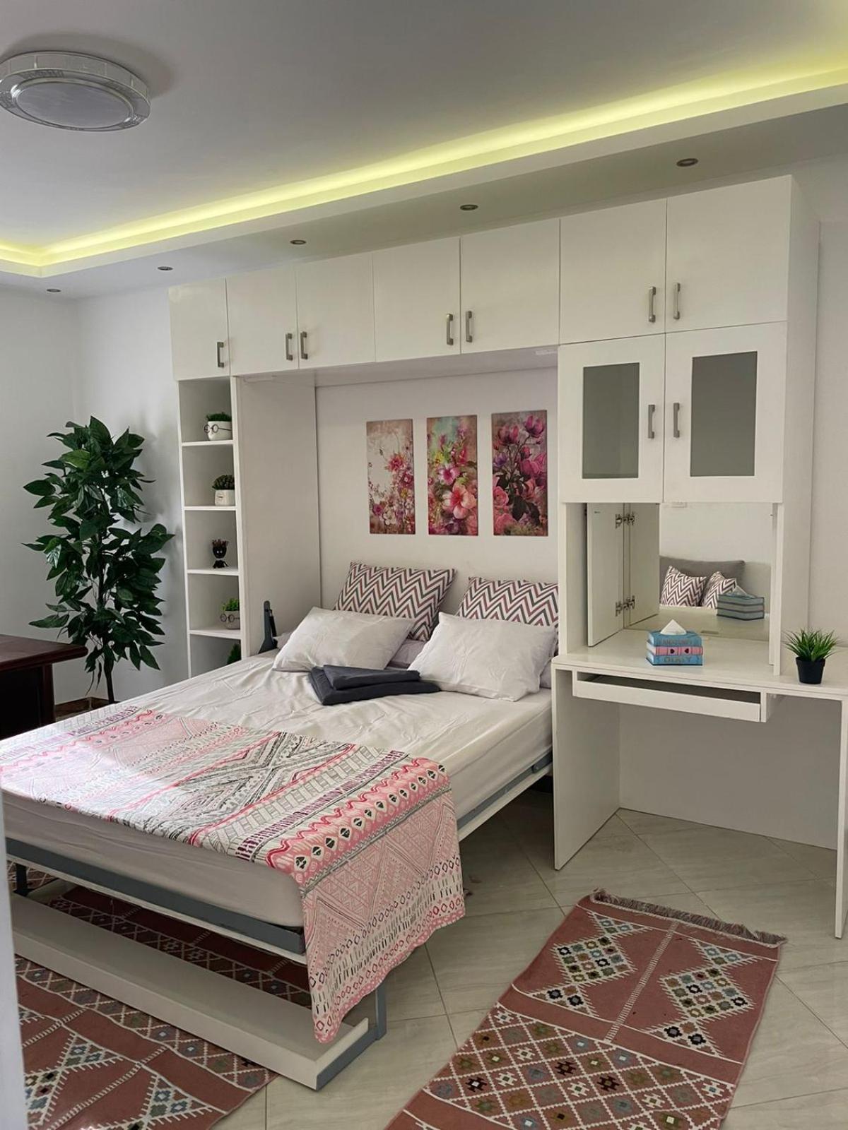 شقة في قلب القاهرة الجديدة تطل على شارع التسعين الشمالي Exterior photo