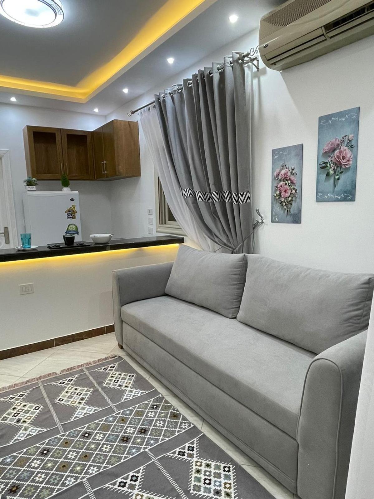 شقة في قلب القاهرة الجديدة تطل على شارع التسعين الشمالي Exterior photo