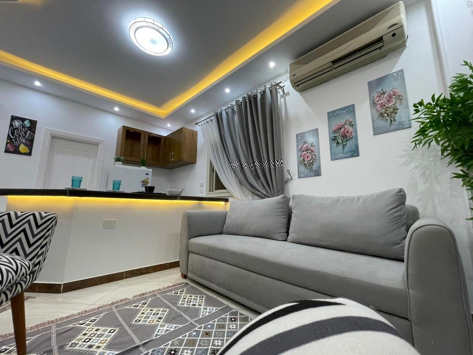 شقة في قلب القاهرة الجديدة تطل على شارع التسعين الشمالي Exterior photo