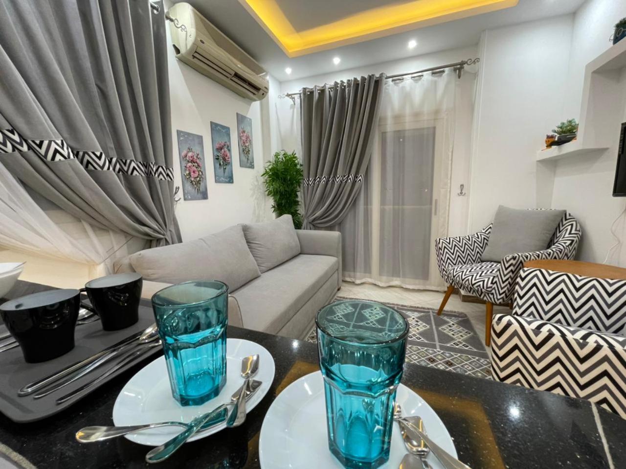 شقة في قلب القاهرة الجديدة تطل على شارع التسعين الشمالي Exterior photo
