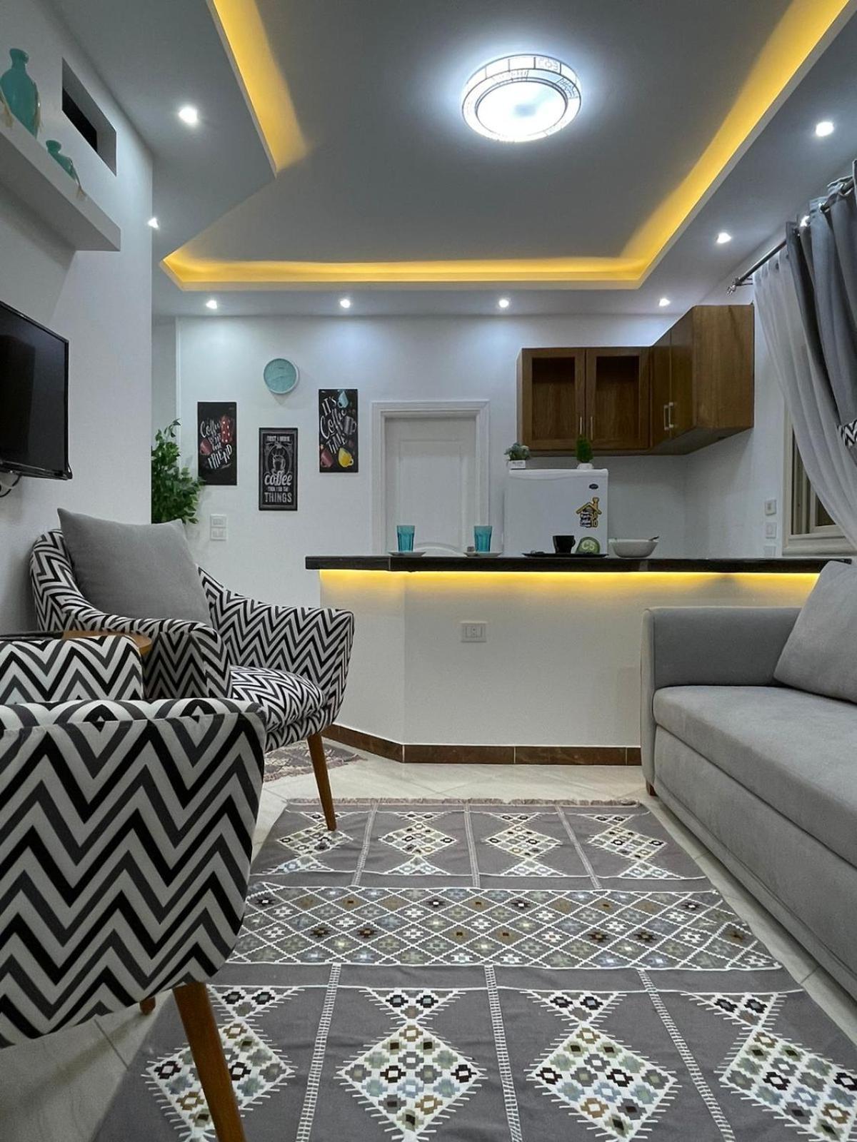 شقة في قلب القاهرة الجديدة تطل على شارع التسعين الشمالي Exterior photo
