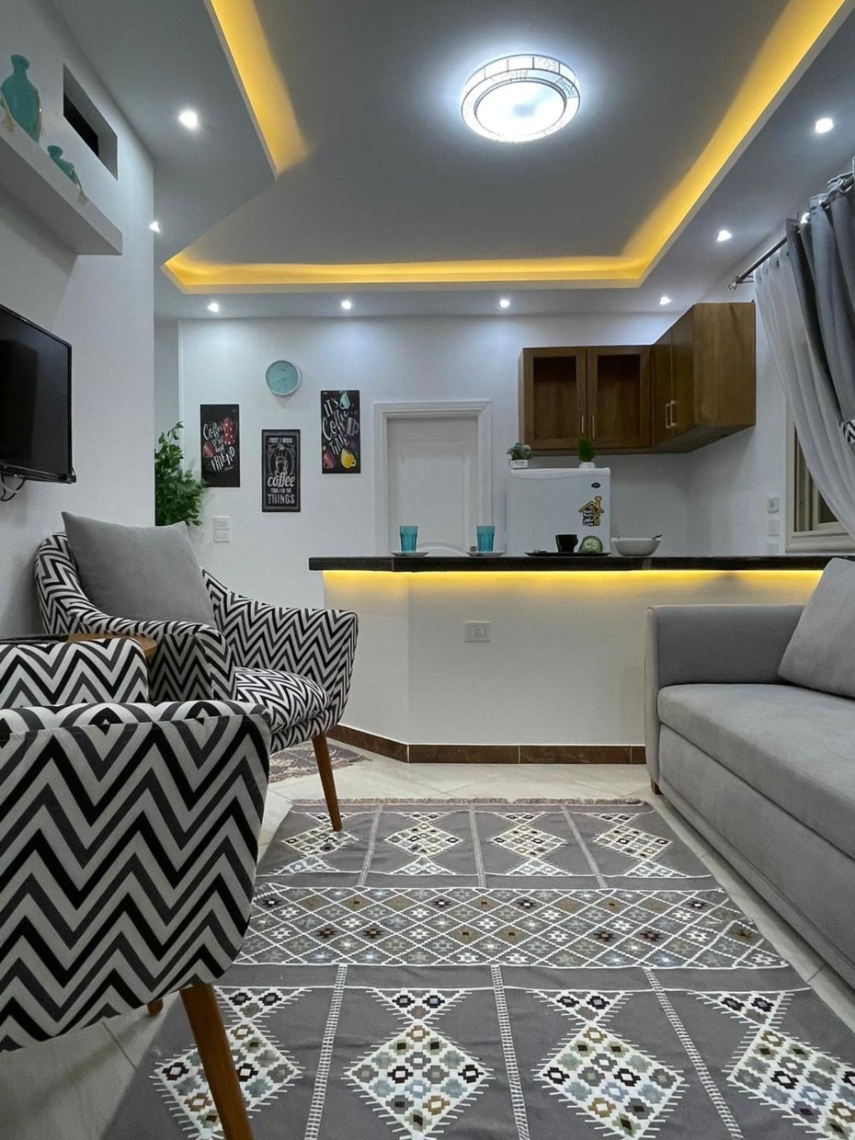 شقة في قلب القاهرة الجديدة تطل على شارع التسعين الشمالي Exterior photo
