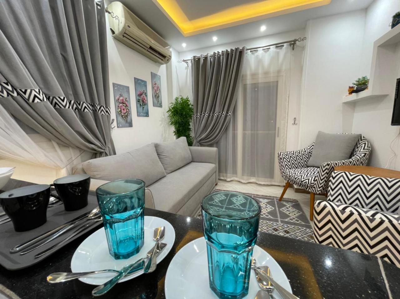 شقة في قلب القاهرة الجديدة تطل على شارع التسعين الشمالي Exterior photo