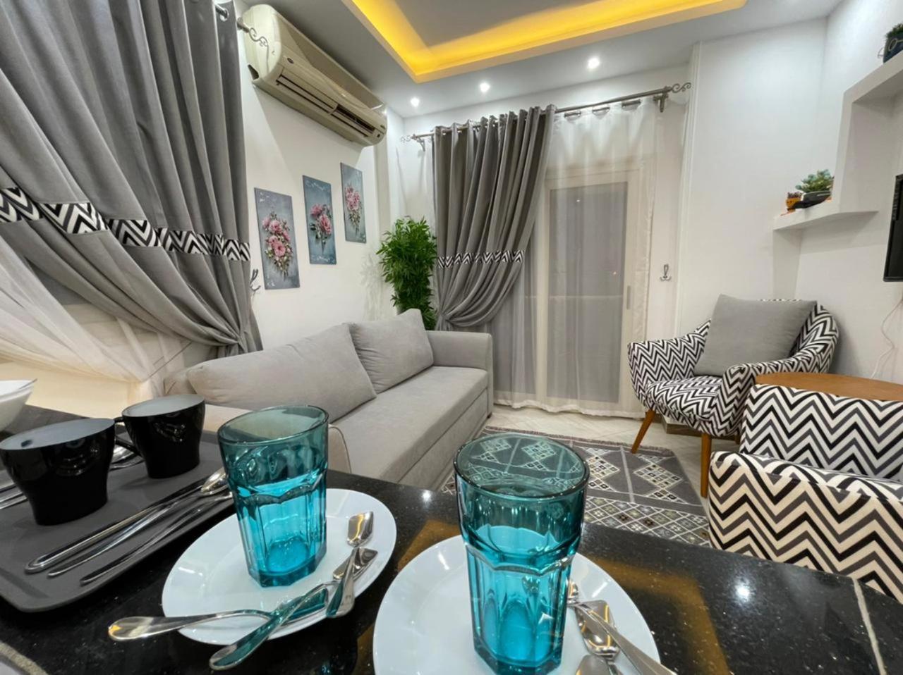 شقة في قلب القاهرة الجديدة تطل على شارع التسعين الشمالي Exterior photo