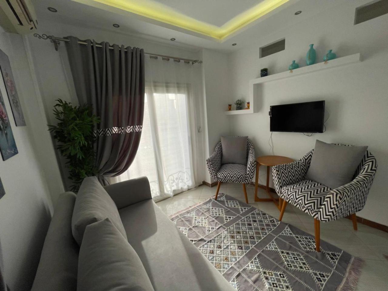 شقة في قلب القاهرة الجديدة تطل على شارع التسعين الشمالي Exterior photo