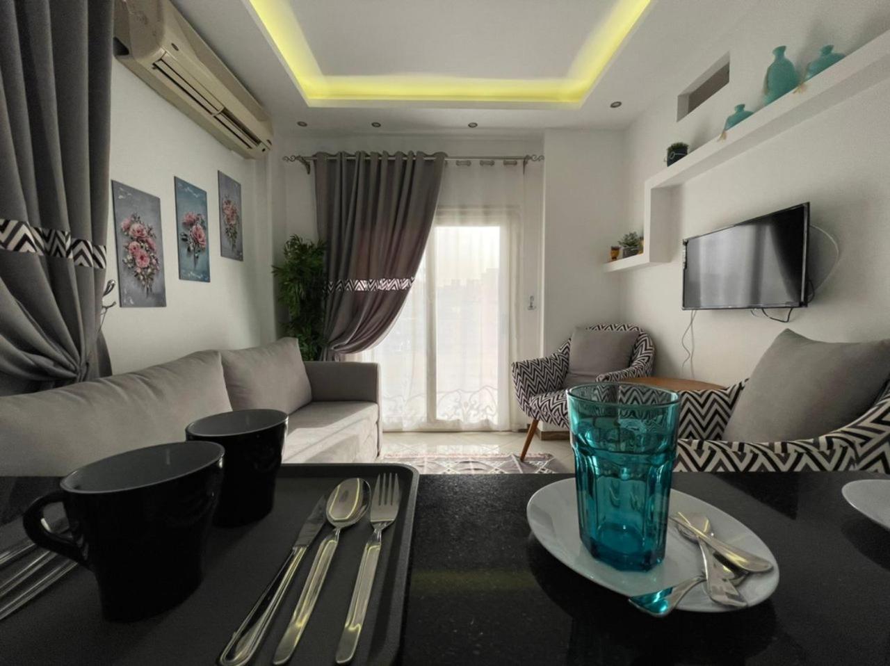 شقة في قلب القاهرة الجديدة تطل على شارع التسعين الشمالي Exterior photo
