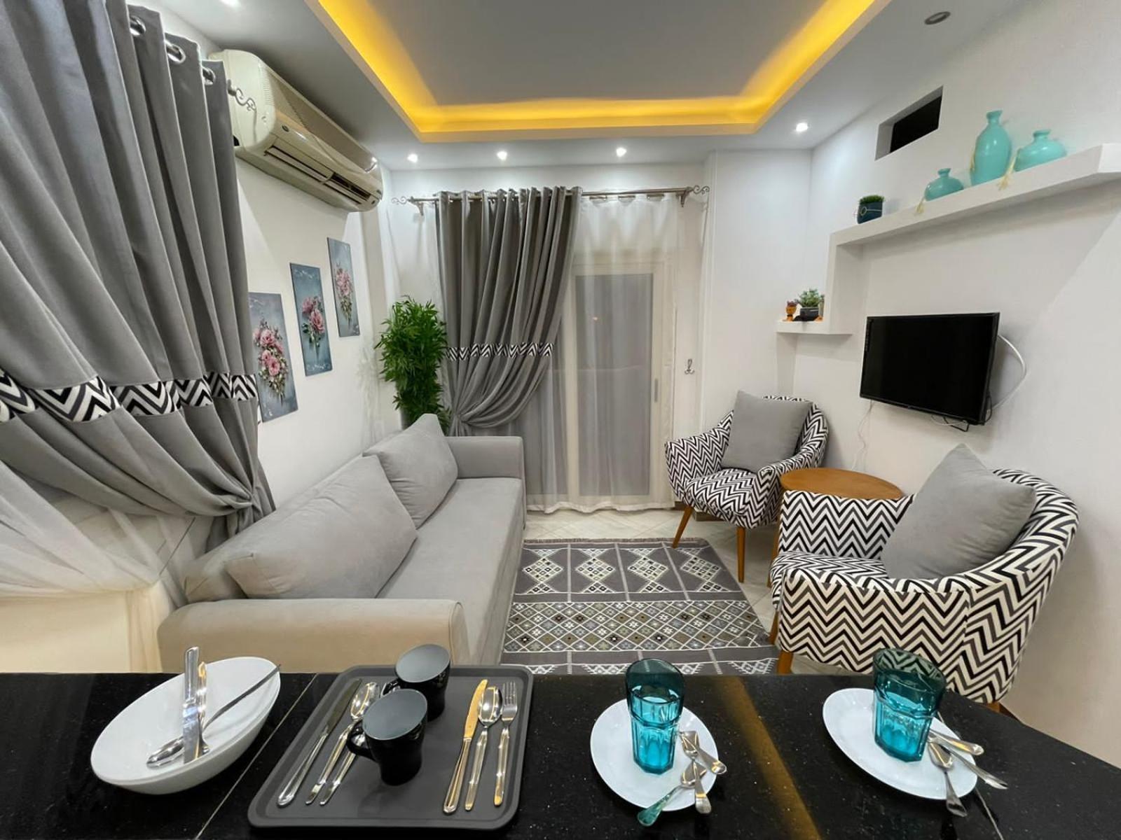 شقة في قلب القاهرة الجديدة تطل على شارع التسعين الشمالي Exterior photo