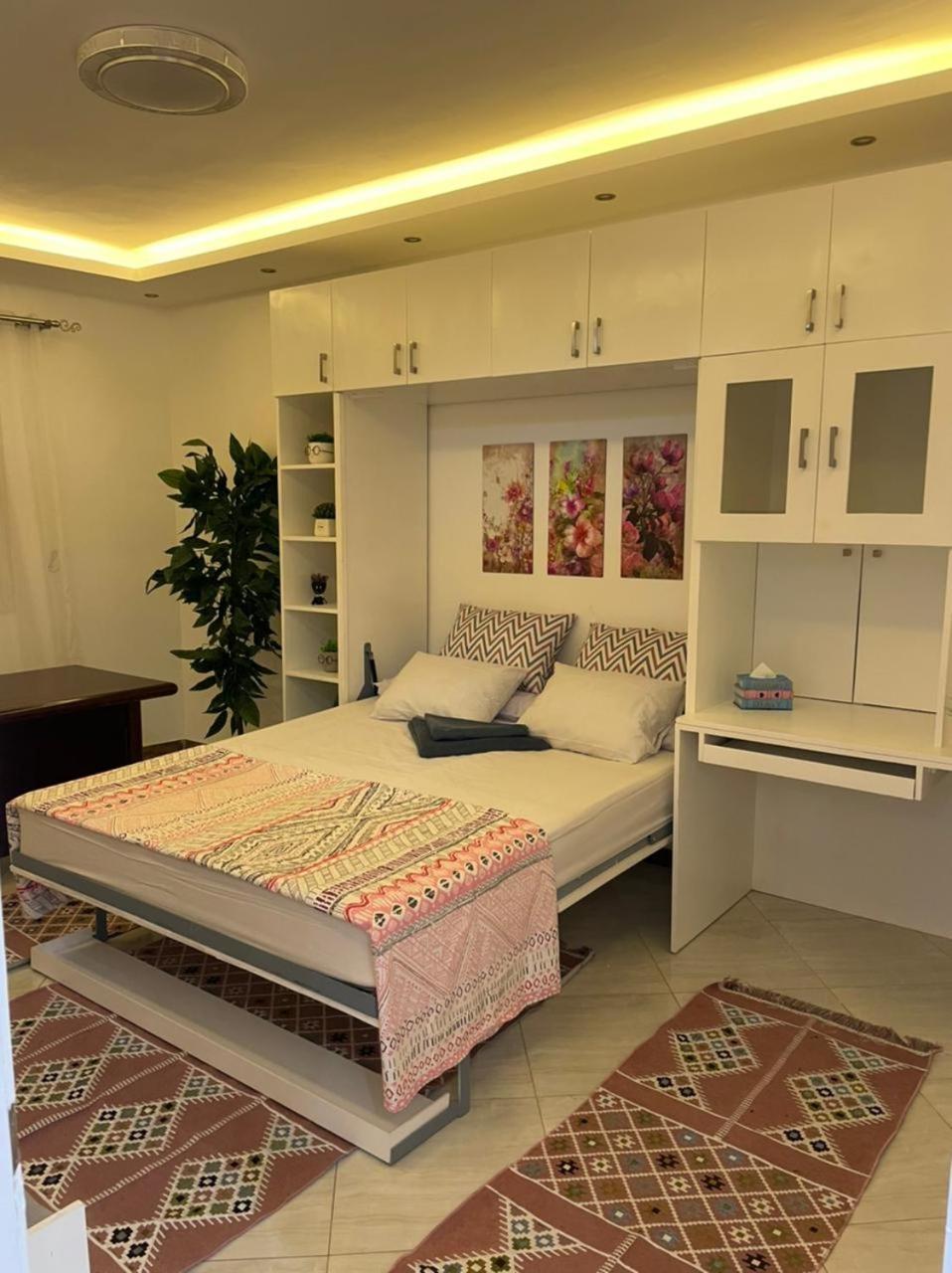 شقة في قلب القاهرة الجديدة تطل على شارع التسعين الشمالي Exterior photo