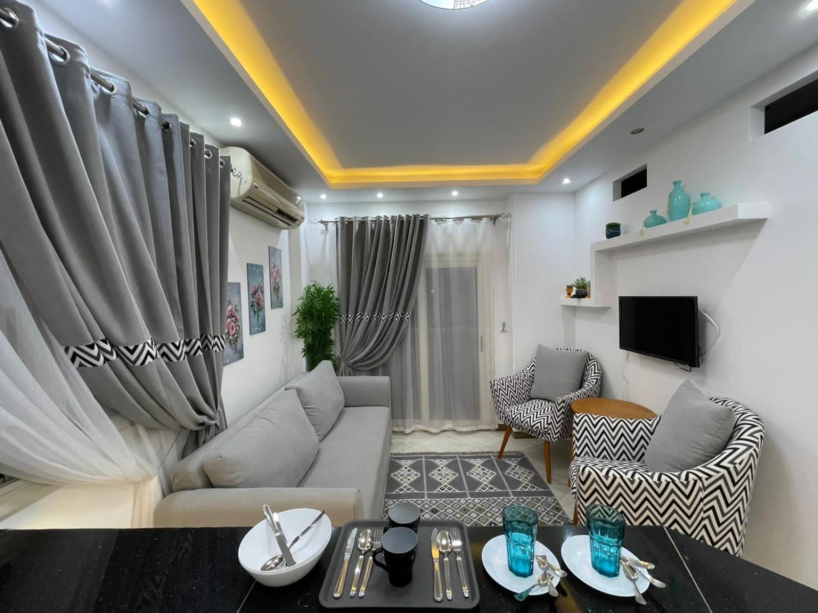 شقة في قلب القاهرة الجديدة تطل على شارع التسعين الشمالي Exterior photo