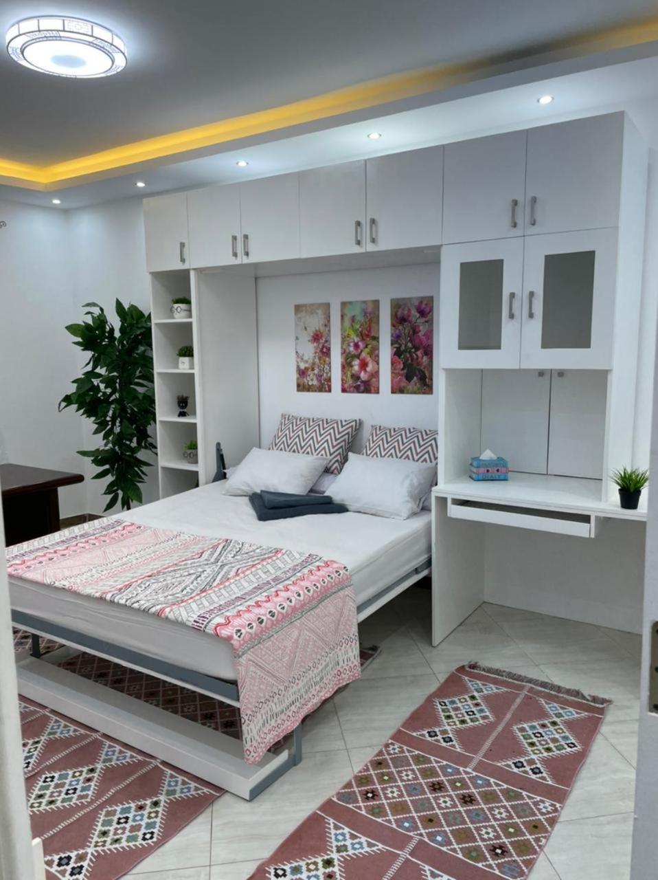 شقة في قلب القاهرة الجديدة تطل على شارع التسعين الشمالي Exterior photo