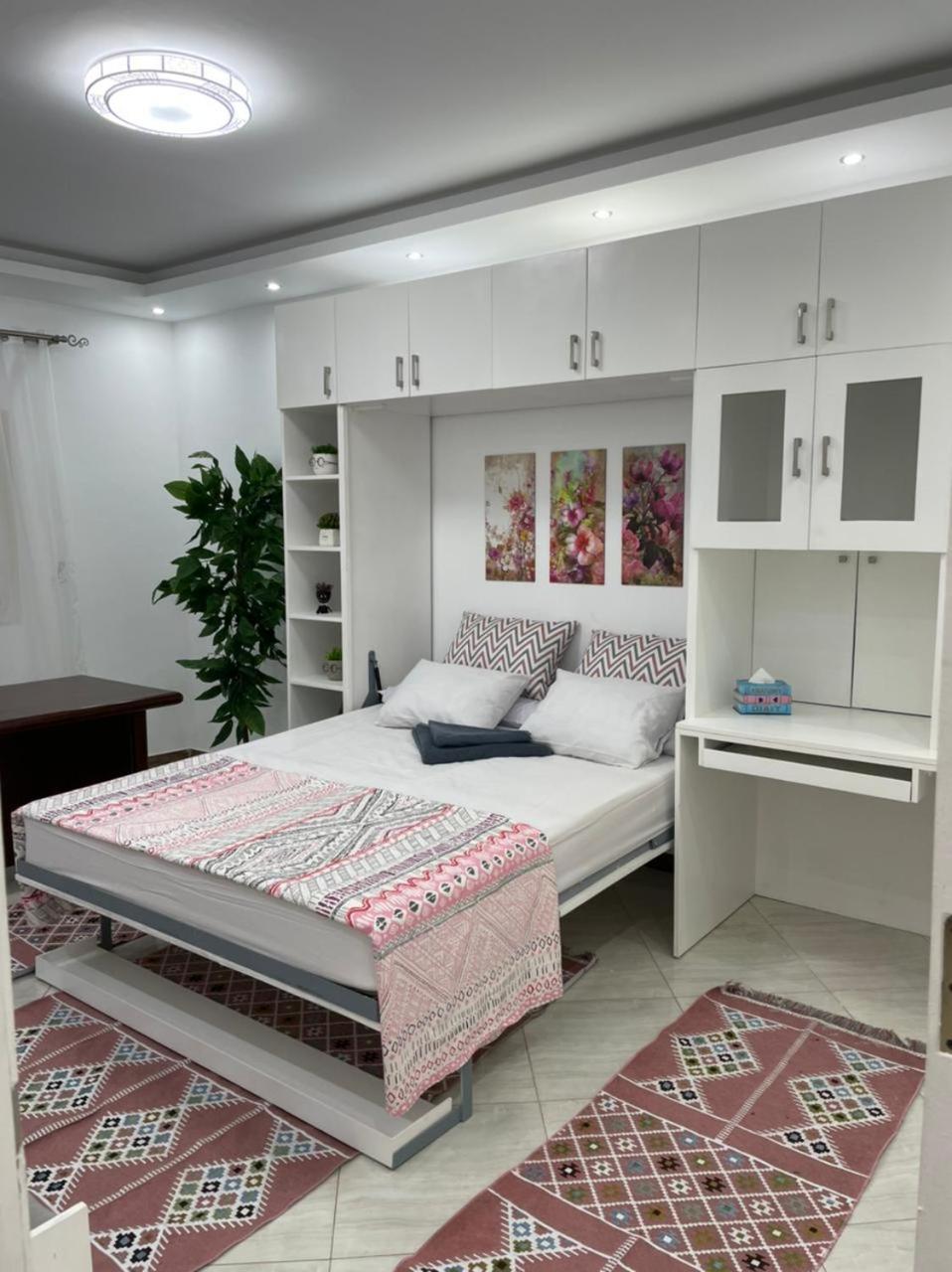 شقة في قلب القاهرة الجديدة تطل على شارع التسعين الشمالي Exterior photo