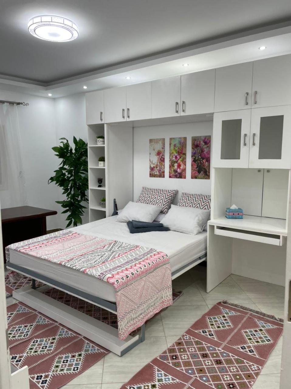 شقة في قلب القاهرة الجديدة تطل على شارع التسعين الشمالي Exterior photo